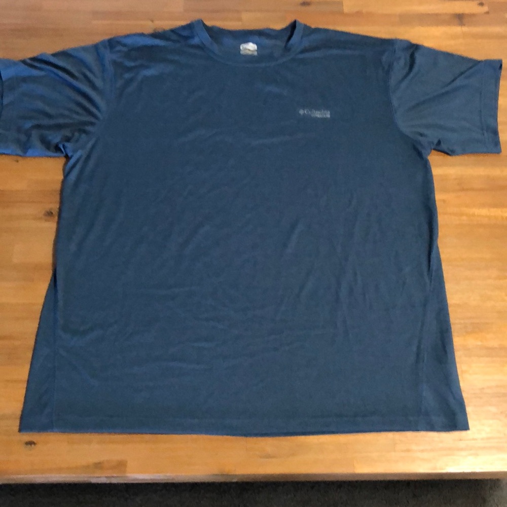 Columbia Titanium Omni-Dri blue tee